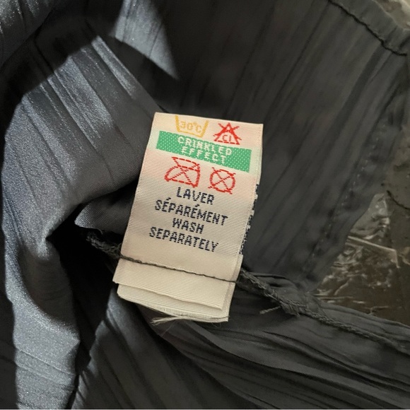 Encore Gray Crinkled Blouse Button Up - has a sheen to the fabric - Size 14 NWT - Picture 7 of 8